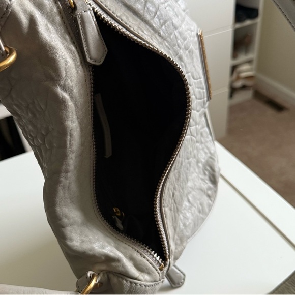 Marc By Marc Jacobs Designer Gray Amee Leather Crossbody Bag and Gold Hardware - Picture 13 of 13